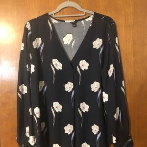 Ann Taylor Navy Blouse with Flowers Size Large